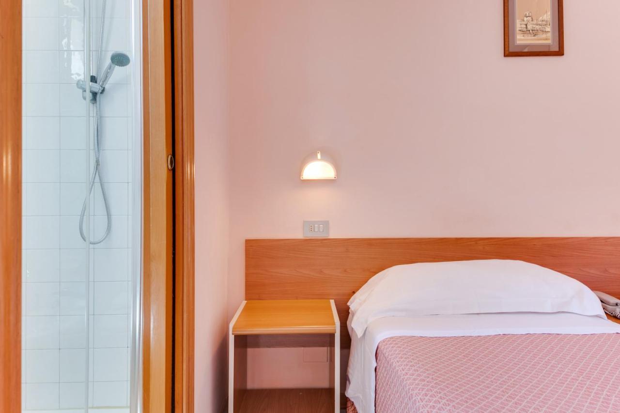 Hotel Sorriso Rimini Exteriör bild