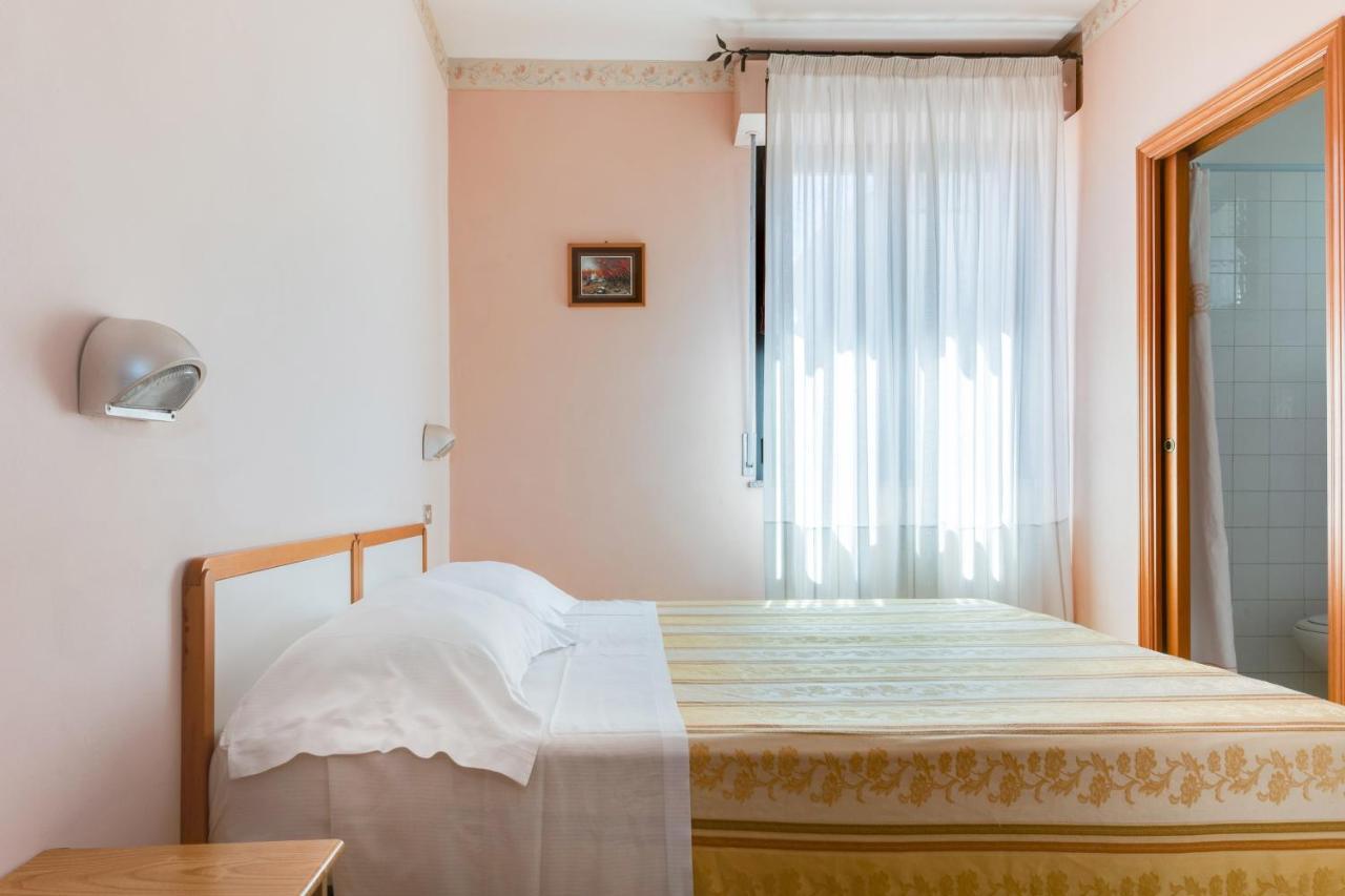 Hotel Sorriso Rimini Exteriör bild