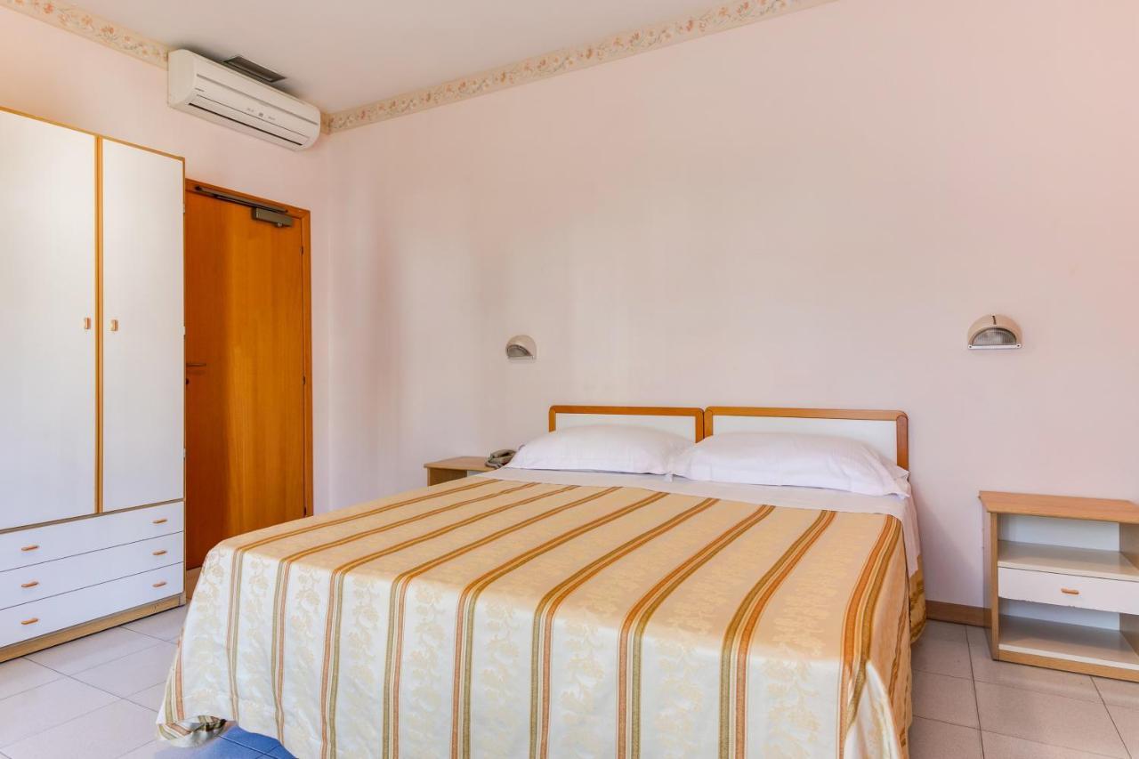 Hotel Sorriso Rimini Exteriör bild