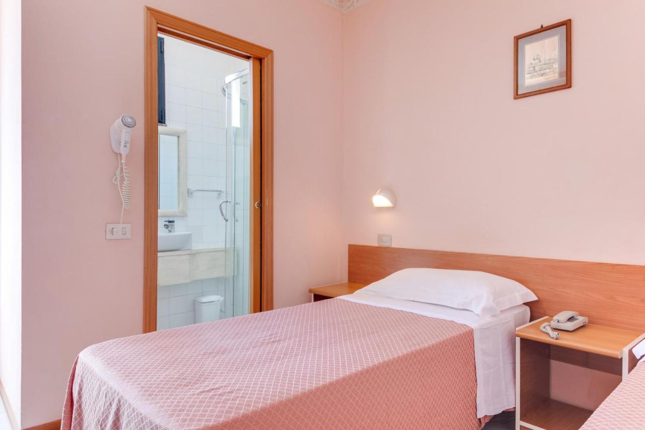 Hotel Sorriso Rimini Exteriör bild